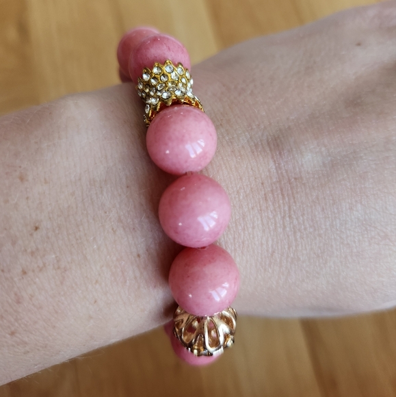 Pink beaded bracelet - Picture 2 of 3